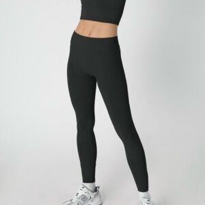 NIKIBIKI Black Seamless Ankle Leggings OS
